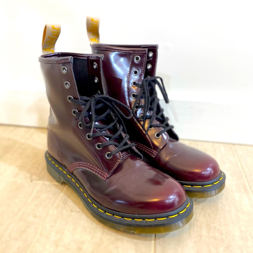 Dr. Martens oxblood (1460)
